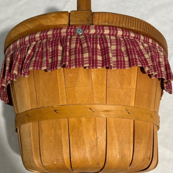 Little rock and crate apple sewing basket with Red Plaid Accents - Picture 3 of 6